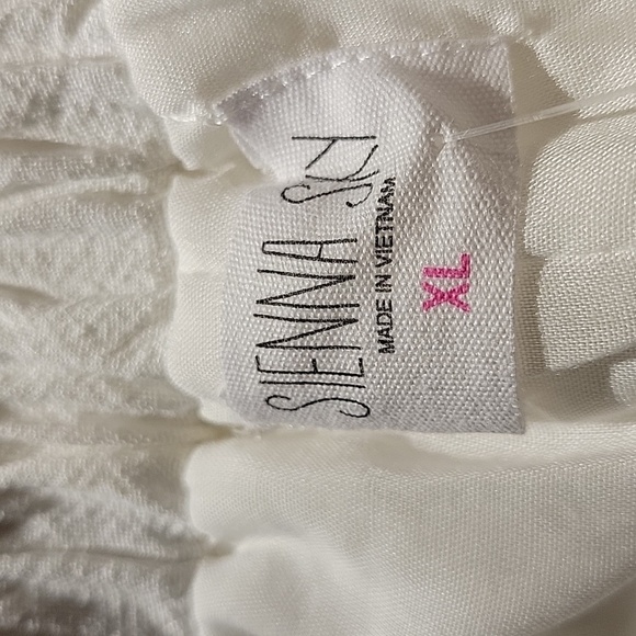 Sienna Sky White Pants with Black Accents - Picture 6 of 8